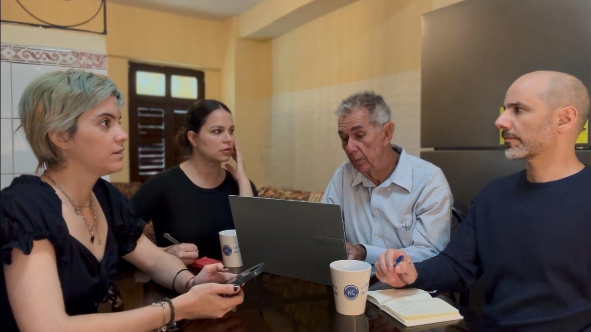 Parte del equipo de La Hora de Cuba.