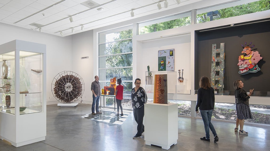 Exposición en el Lowe Art Museum de Miami.