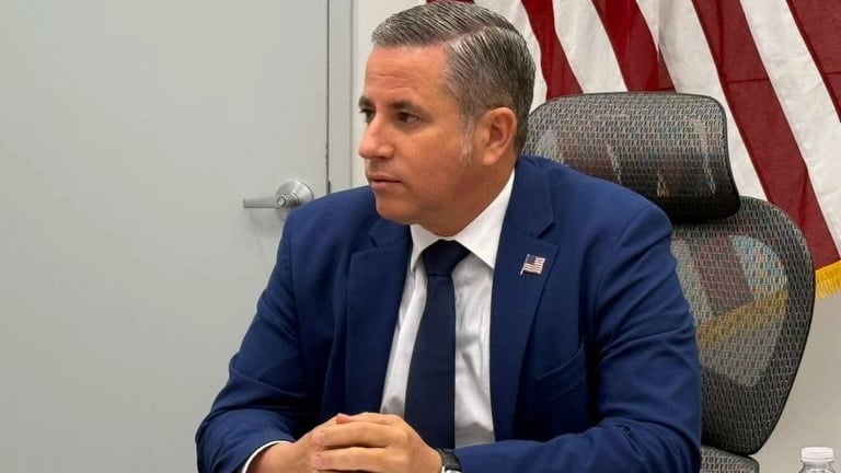 El recaudador de impuestos de Miami Dade, Dariel Fernández.