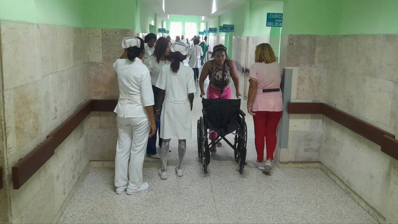 Interior del Hospital Saturnino Lora en Santiago de Cuba.