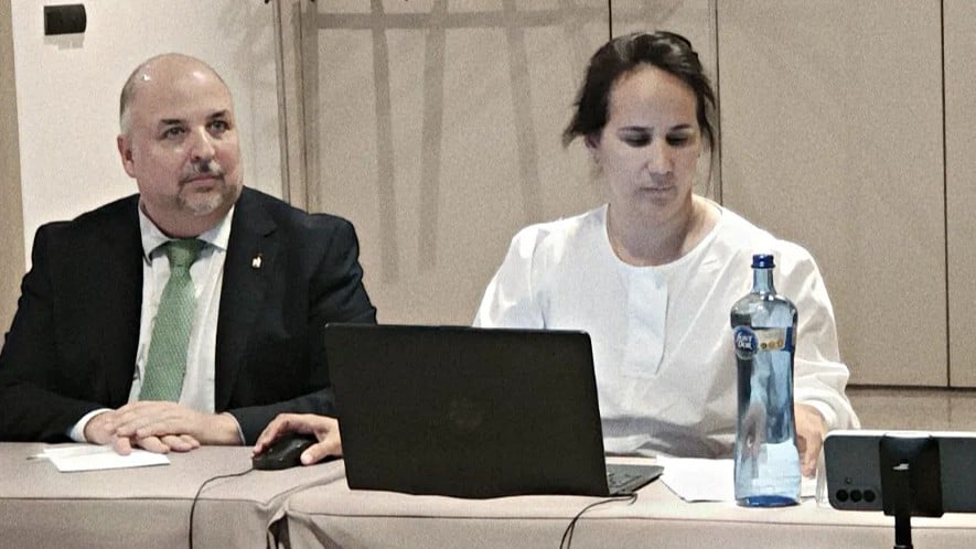 Yaxys Cires y Maylín Fernández Suris durante el coloquio en Madrid.