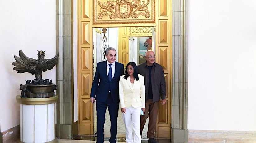 José Luis Rodríguez Zapatero y los hermanos Rodríguez, en Caracas.