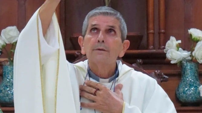 Monseñor Marcos Pirán Gómez.