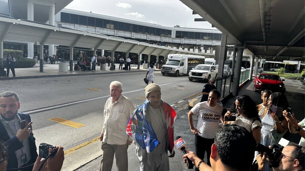 Luis Manuel Otero Alcántara a su llegada a Miami.