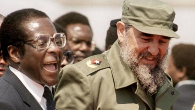 Robert Mugabe y Fidel Castro, La Habana.