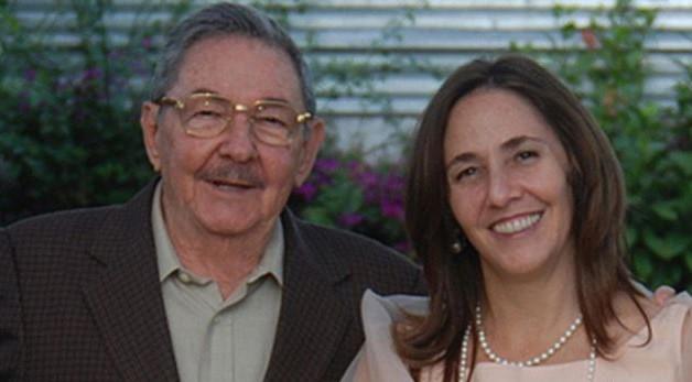 Raúl Castro y Mariela Castro Espín. 