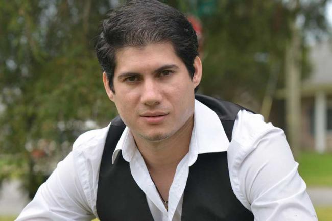 Adrián Henríquez. 