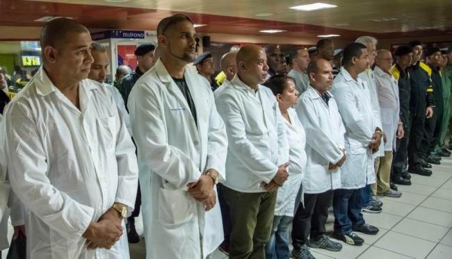 Brigada médica cubana a su llegada a Ecuador.