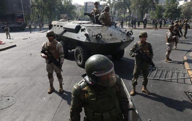 Soldados en las calles de Santiago de Chile.