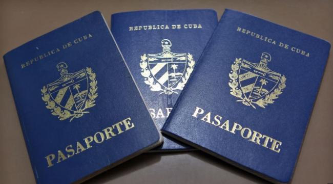Pasaportes cubanos. 