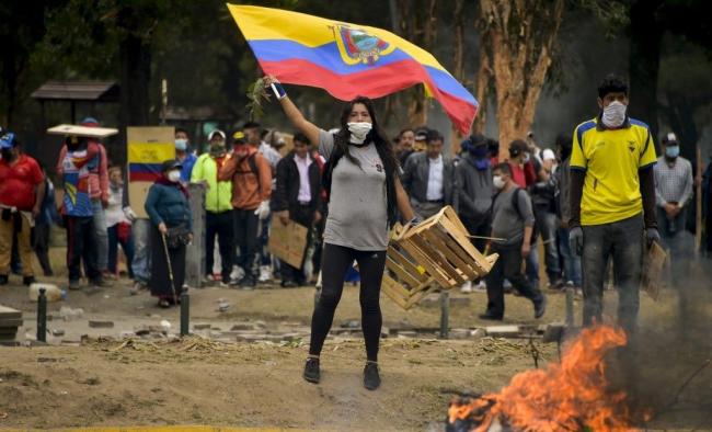 Manifestantes en Quito, Ecuador.