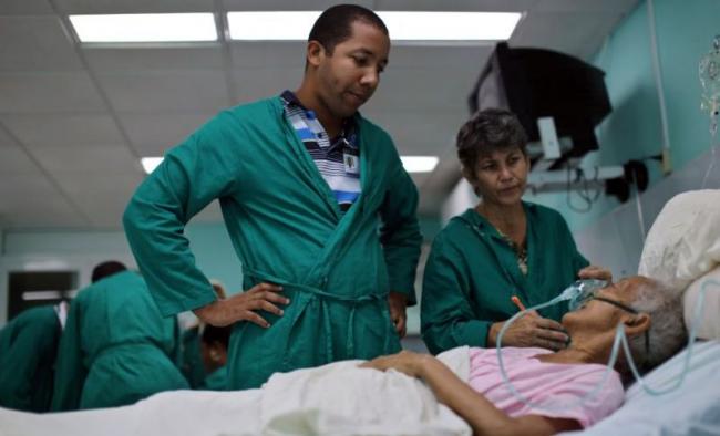 Médicos cubanos en Ecuador.
