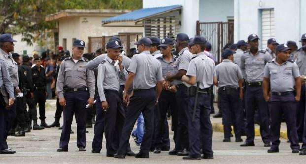 Policía cubana.