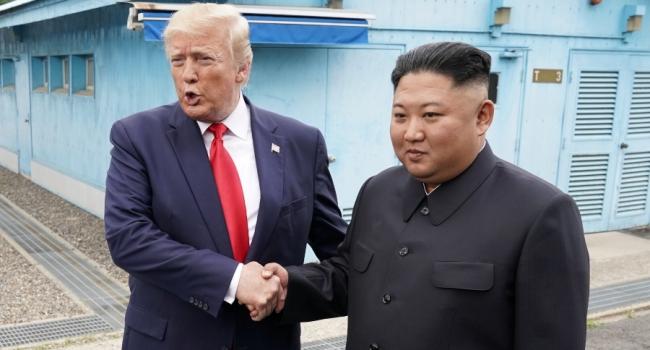 Donald Trump y  Kim Jong-un en una cumbre en junio pasado.