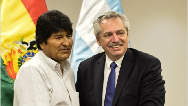 Evo Morales junto al presidente argentino, Alberto Fernández. (CLARÍN)