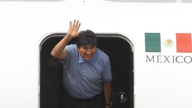 Evo Morales al arribar a México en noviembre.