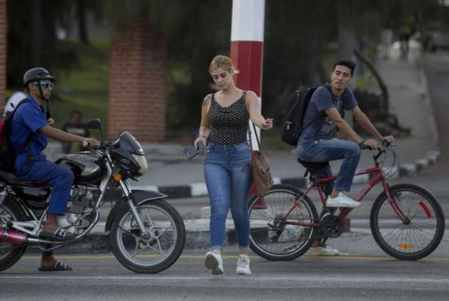 Una mujer sufre acoso callejero en Cuba.