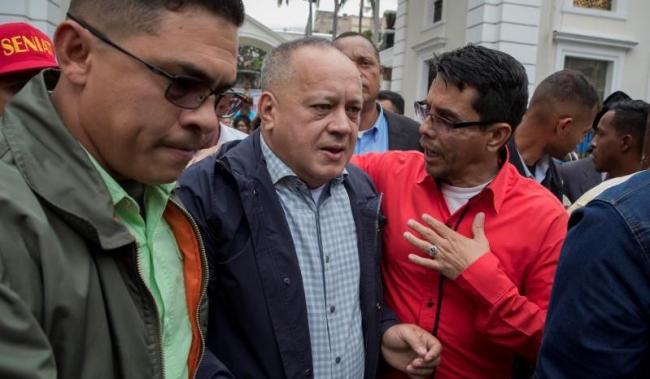 El líder chavista Diosdado Cabello, al centro.