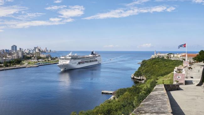 Crucero de MSC entrando a la Bahía de La Habana.