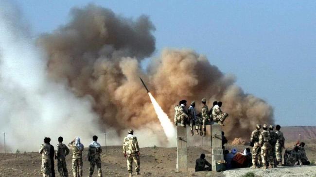 Lanzamientos de misiles en unos ejercicios militares en Irán.
