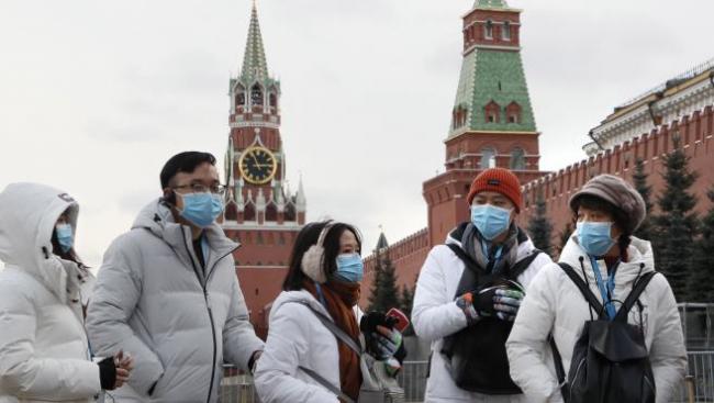 Turistas rusos en la Plaza Roja, en Moscú.