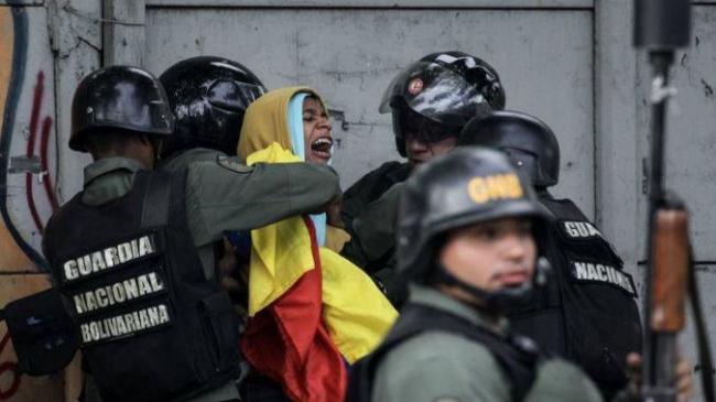 Represión en las calles de Caracas, antesala de las torturas. 