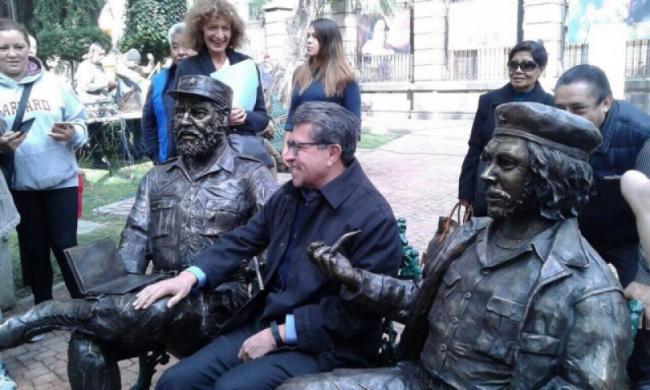 Estatuas de Fidel Castro y Ernesto Che Guevara en México. 