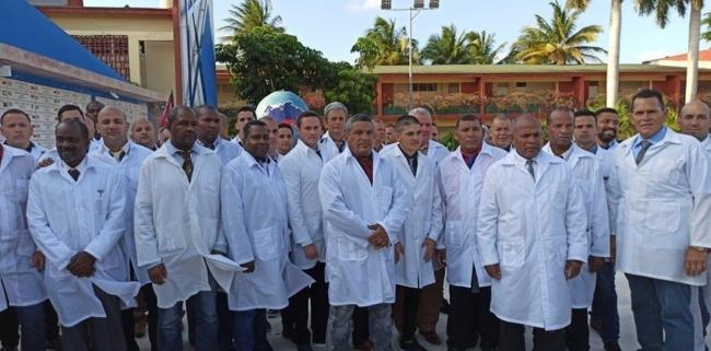 Médicos cubanos enviados Italia.