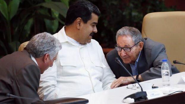 Díaz-Canel, Maduro y Raúl Castro.