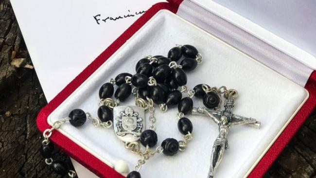 El rosario de la polémica, según lo publicado en las redes sociales de Lula. 