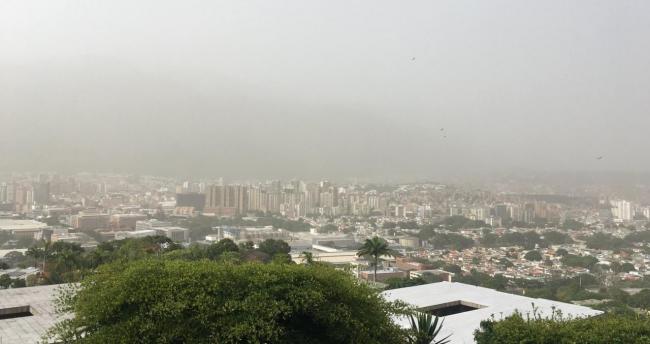 Nube de polvo del Sahara sobre Caracas.