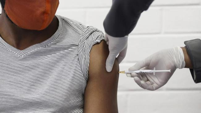 Vacunación contra el nuevo coronavirus.