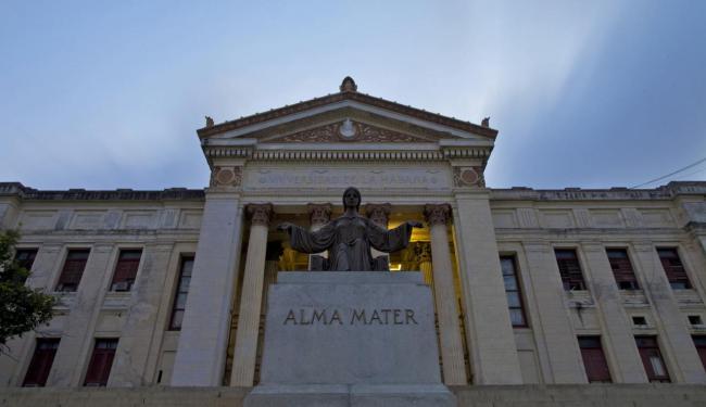 Alma Mater de la Universidad de La Habana.