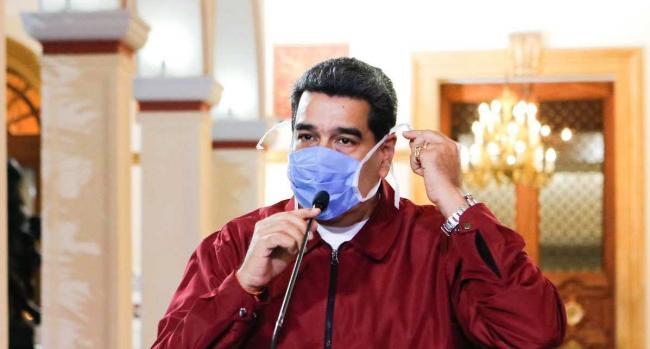 Nicolás Maduro con nasobuco.