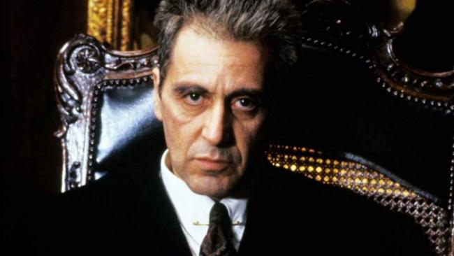 Al Pacino como Michael Corleone.
