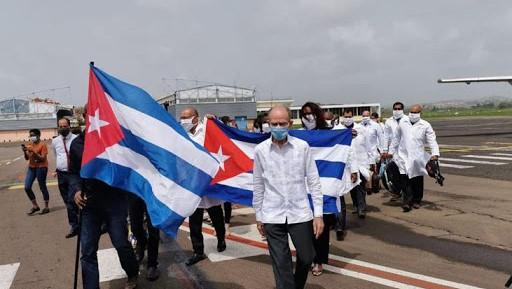 'Misión médica' cubana en Martinica.