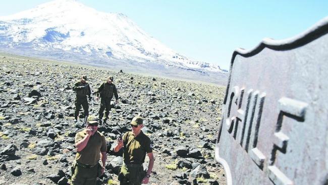 Patrullaje militar en un paso fronterizo con Chile.