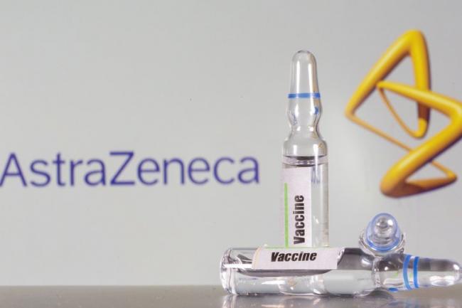 Tubo de muestra de la vacuna de AstraZeneca.