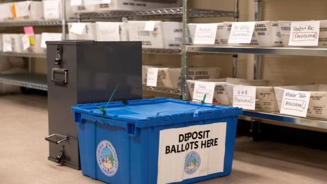 Depósito de votos anticipados en Arizona.