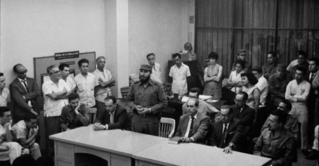 Fidel Castro en la redacción del periódico 'Granma'.