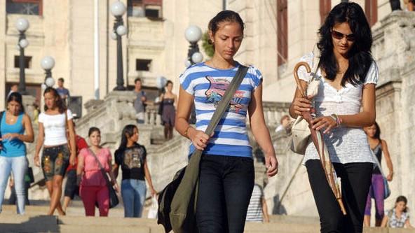 Estudiantes universitarios cubanos.