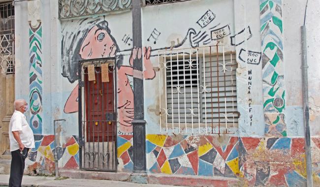 Un graffiti en La Habana se despide del CUC.