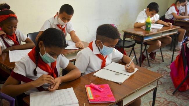 Escuelas cubanas se adaptan a la situación epidemiológica.