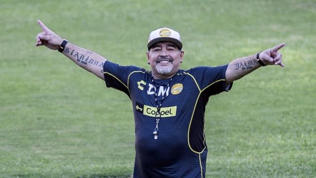 Diego Armando Maradona durante su etapa como entrenador de los Dorados de Sinaloa.