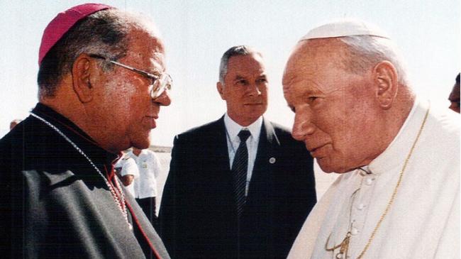 Pedro Meurice junto a Juan Pablo II.