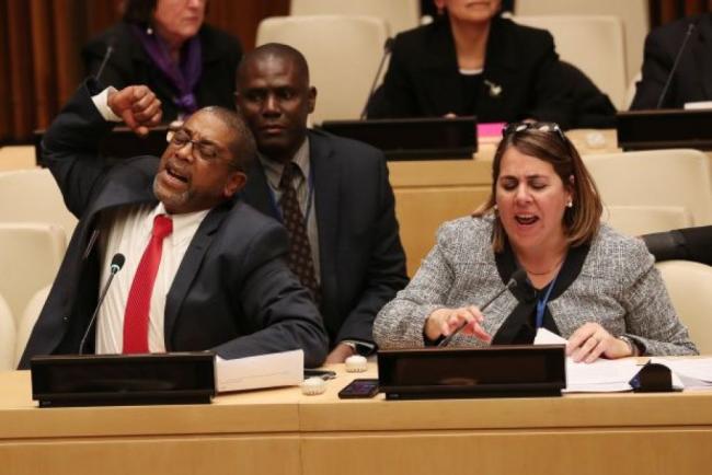 Diplomáticos cubanos boicoteando una denuncia al régimen en la ONU, 2019.