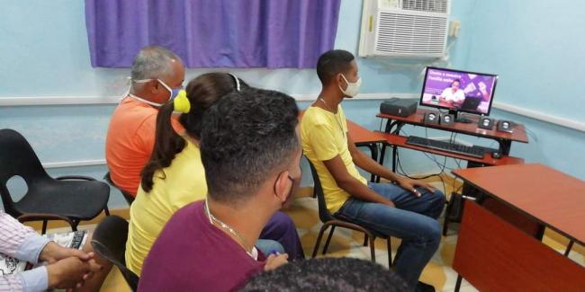Trabajadores de los Joven Club de Computación de Cuba.