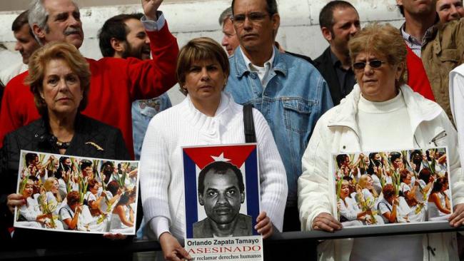 Exiliados cubanos protestan tras la muerte de Orlando Zapata Tamayo en prisión.