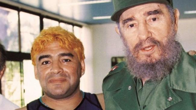 Diego Armando Maradona junto a Fidel Castro durante sus años en La Pradera.