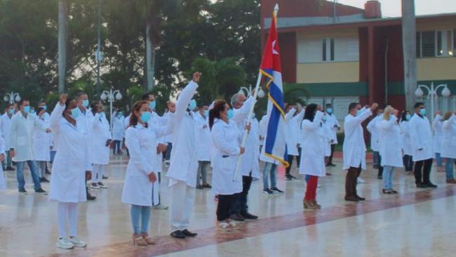 Médicos cubanos enviados a México en diciembre de 2020.
